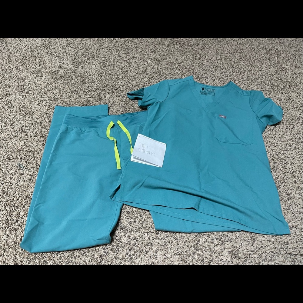 Figs scrubs